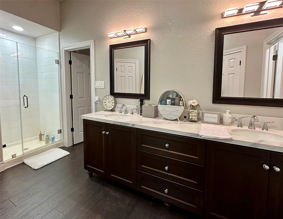 Building Photo - 21641 Forest Colony Dr