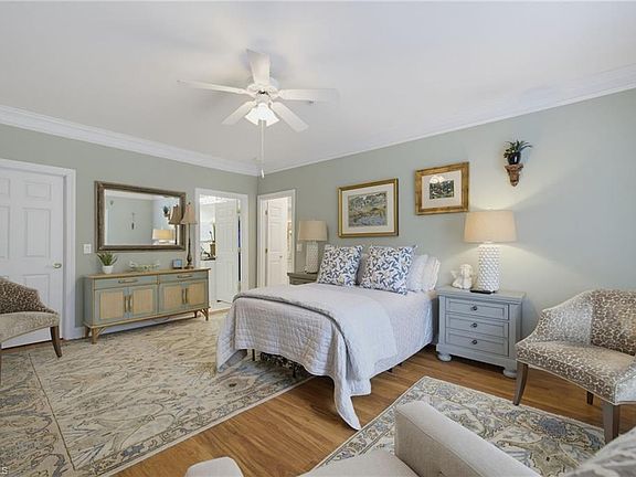 4th image of 524 College Rd APT 204