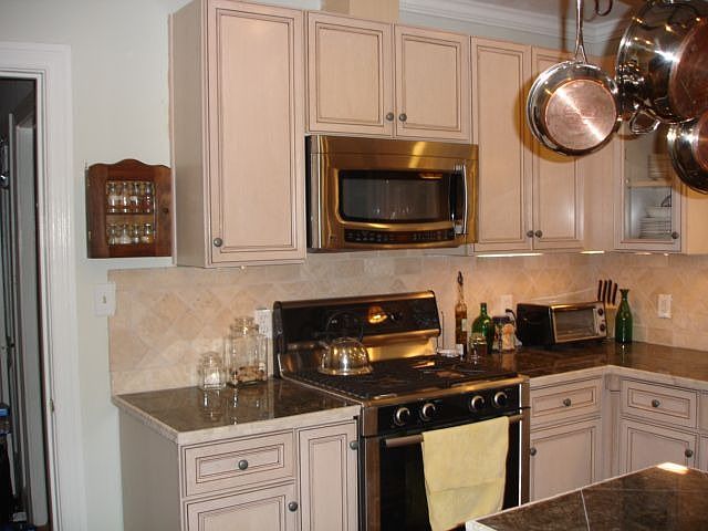 Completely renovated kitchen - gas BOSCH range