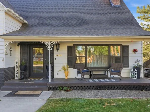 1635 SW Parkway Dr, Redmond, OR 97756