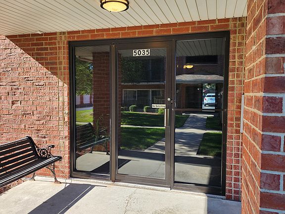 2nd image of 5035 Circle Dr APT 112