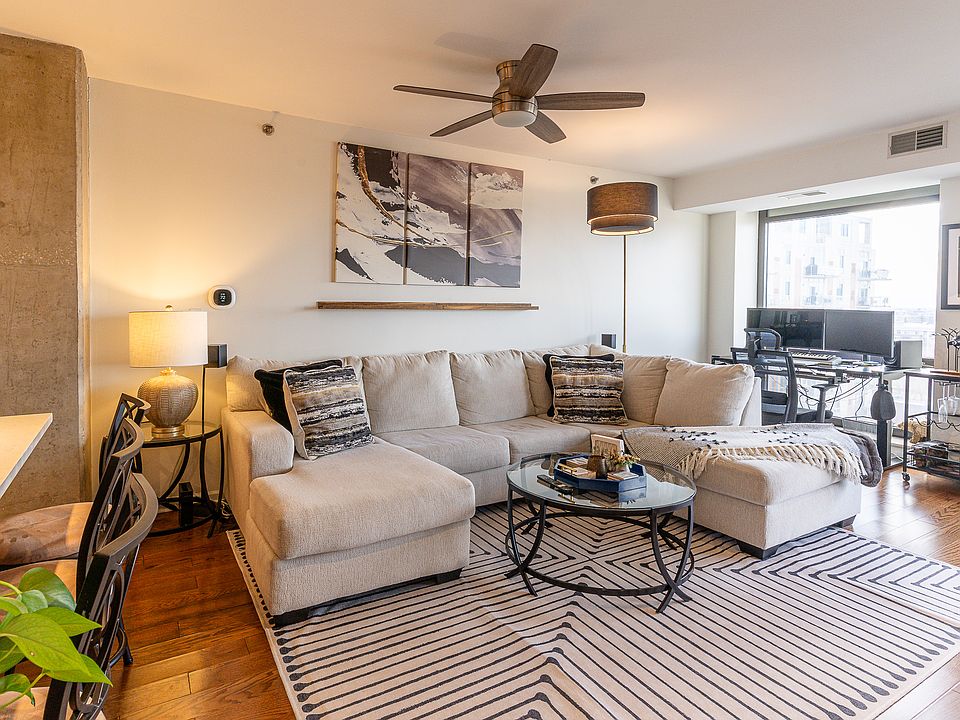 1st image of 1212 N Wells St APT 1406