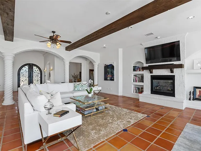 4922 Hidden Creek Ln — Photo 6
