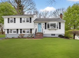 283 Ridgewood Dr, Norwood, MA 02062