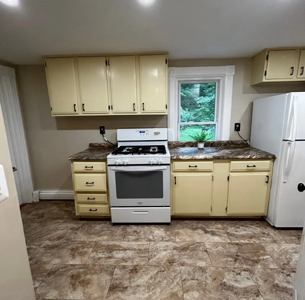 2 bed, 1.5 bath, 1200 sqft, $2,500 — Photo 3