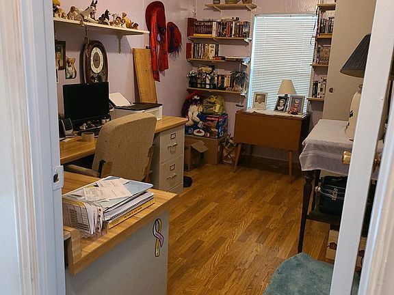 2nd image of 421 Bush St