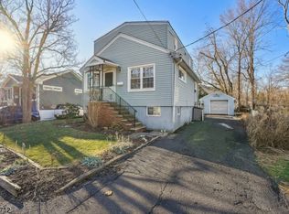 12 Spring Ln, West Caldwell, NJ 07006