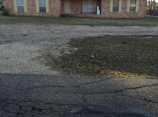 38 Lakewood Dr, Hattiesburg, MS 39402