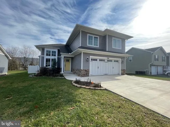 74 Hosta Ct, Martinsburg, WV 25401