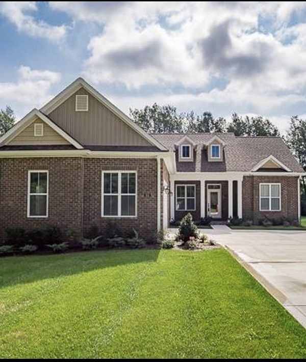 1st image of 831 Breeding Ave