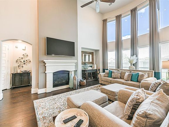 3rd image of 9610 Lauren Briar Lane