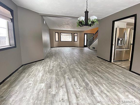 4th image of 2635 Limerick Cir