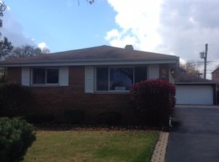 572 N Emroy Ave, Elmhurst, IL 60126