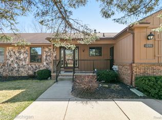 12316 Nantucket Dr #225-3, South Lyon, MI 48178