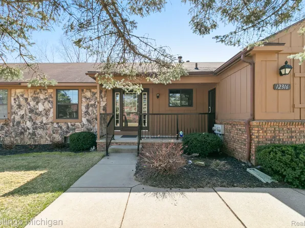 12316 Nantucket Dr #225-3, South Lyon, MI 48178