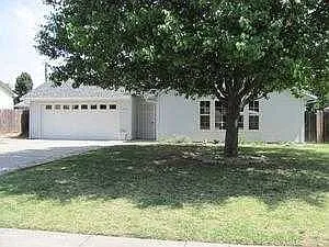 616 S Lassen St photo 1