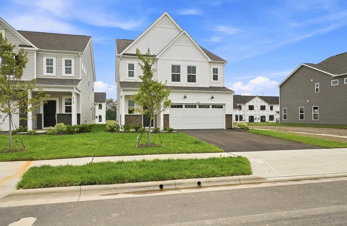 3 bed, 2417 sqft, $3,195 — Photo 1