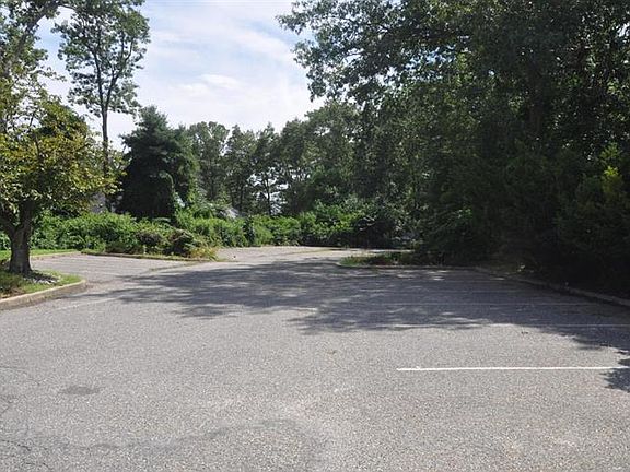 5th image of 651 Route 37 W