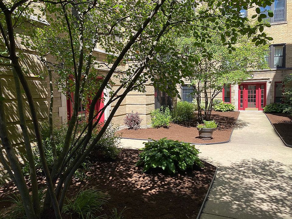 2nd image of 4405 N Sacramento Ave APT 1A