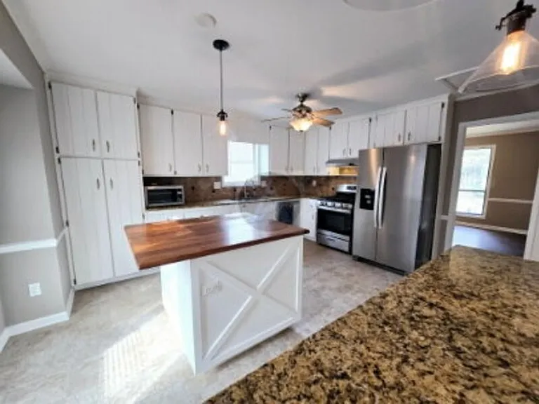2312 Kilkenny Way NE — Photo 2