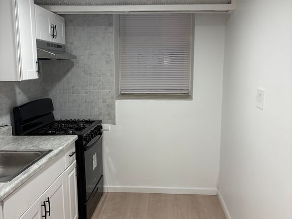 4th image of 43 Broadway Unit 43