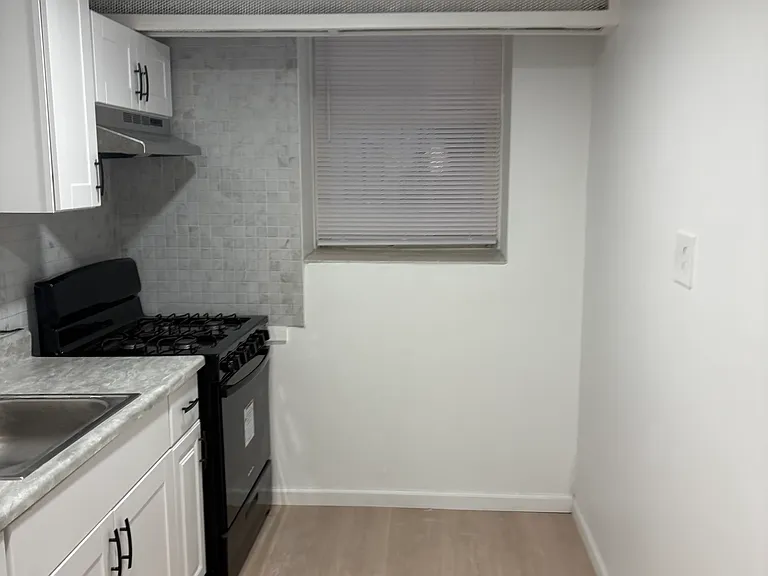 43 Broadway #43 — Photo 4