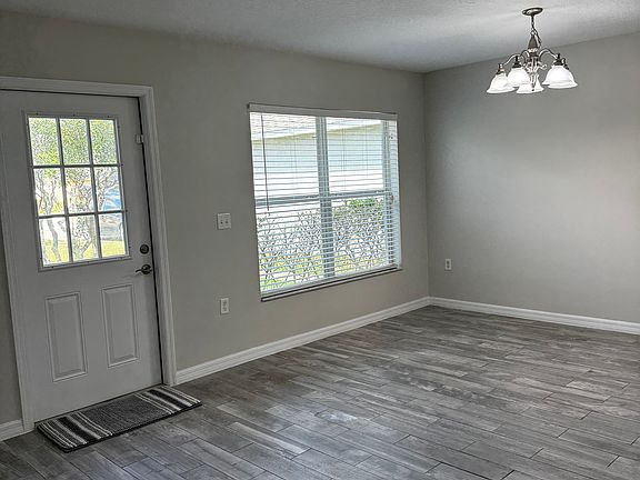 4th image of 2459 Lacerta Dr