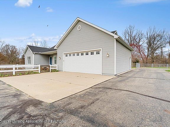 3rd image of 5859 Sleight Rd
