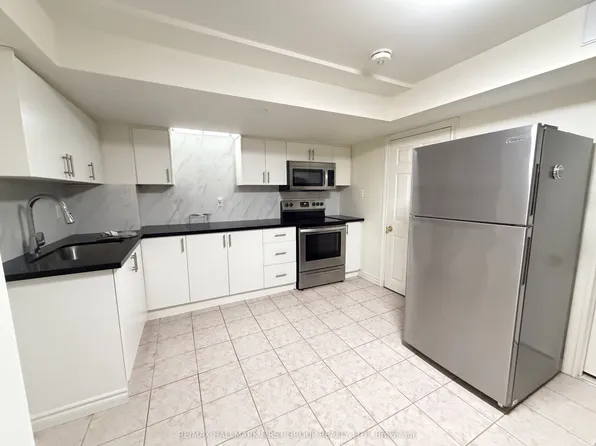 46 Welsh St #Basement, Ajax, ON L1T 4A4