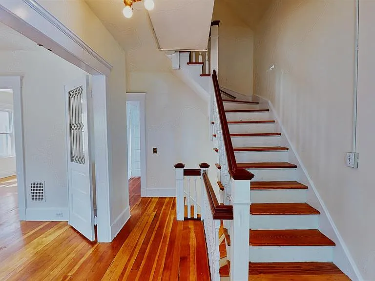 136 Mansfield St — Photo 10