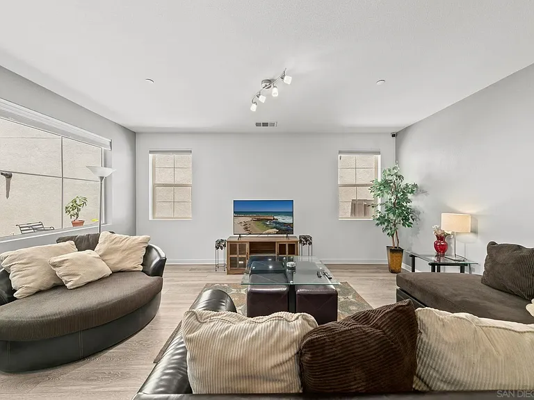 2028 Avenida Andanza — Photo 14