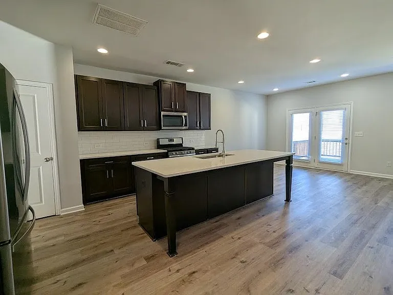 2034 Britt Dr — Photo 35
