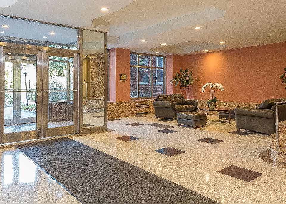 2nd image of 900 Palmer Rd APT 10L