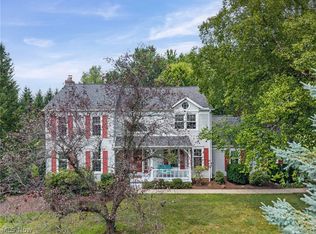 8572 Lake In The Woods Trl, Chagrin Falls, OH 44023