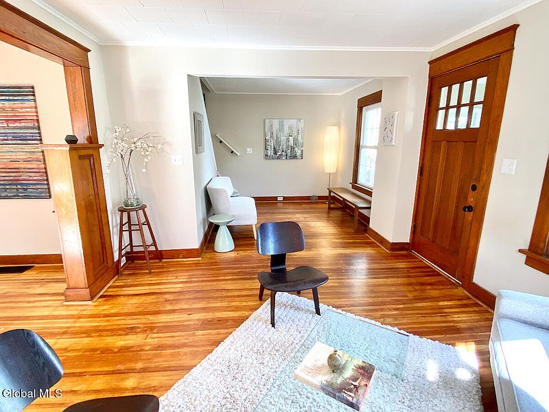5th image of 85 Wilson Avenue