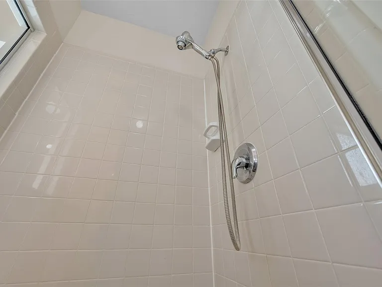 2614 Shady Acres Ct — Photo 33