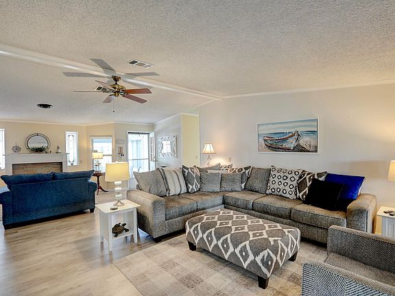 5th image of 604 Amaryllis Dr