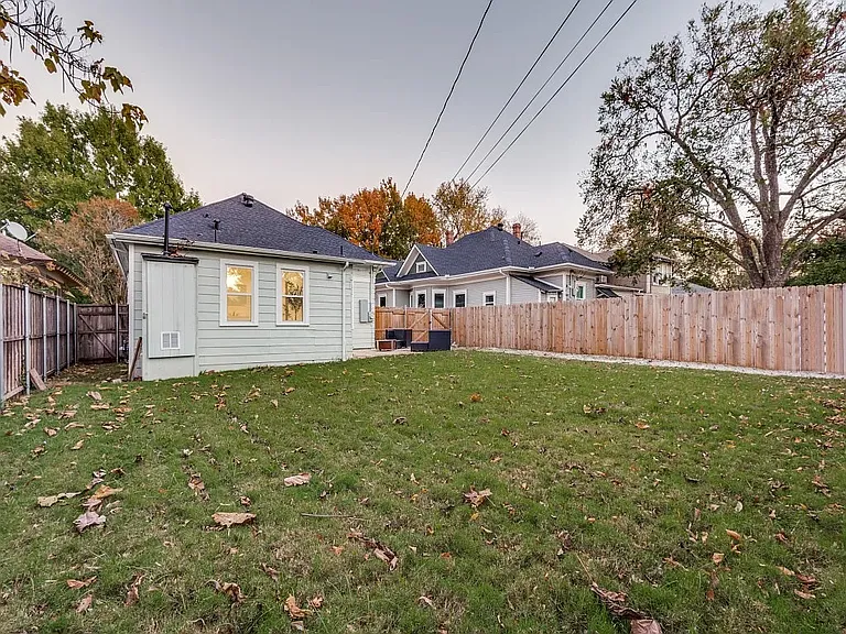323 S Montclair Ave #1 — Photo 18