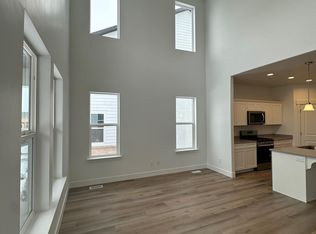 1033 N Wayne Dr, Saratoga Springs, UT 84045