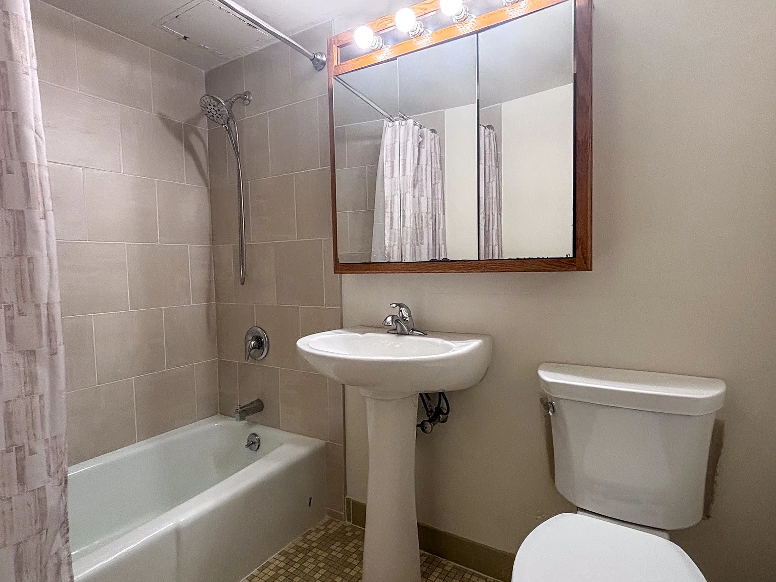 1 bed, $900 — Photo 4