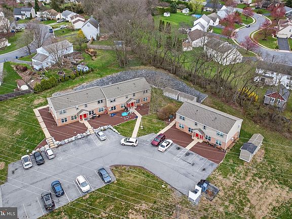 3rd image of 196 Stone House Ln APT A