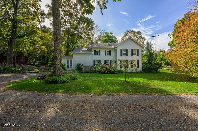 3rd image of 33 Hudson Street