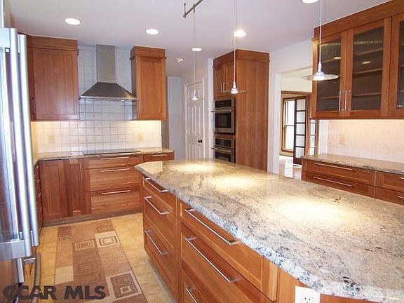 3rd image of 1365 Deerfield Dr