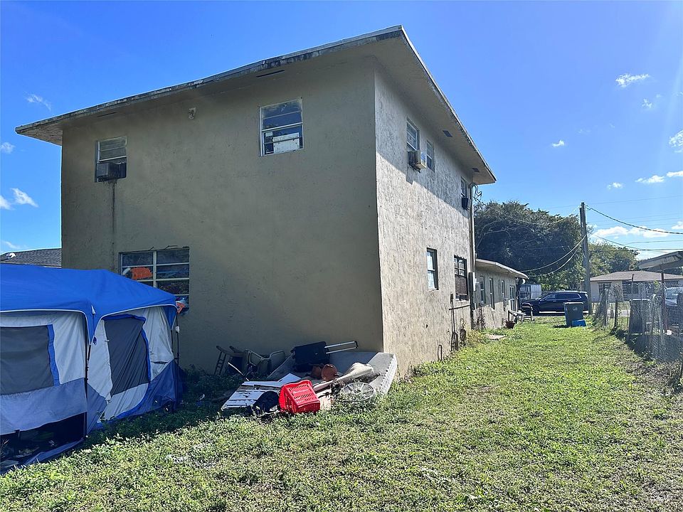 2nd image of 4429 SW 21st Street