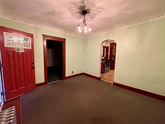 2nd image of 112 N Roosevelt Ave