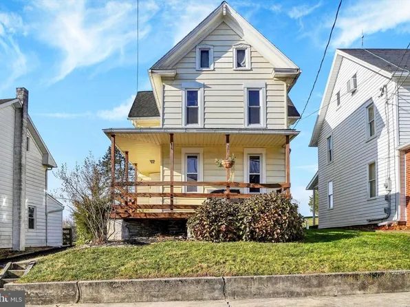 48 High St, Felton, PA 17322