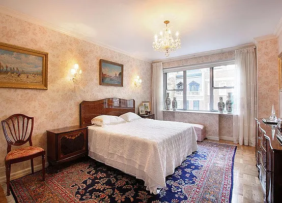 Sold by Warburg | media 7