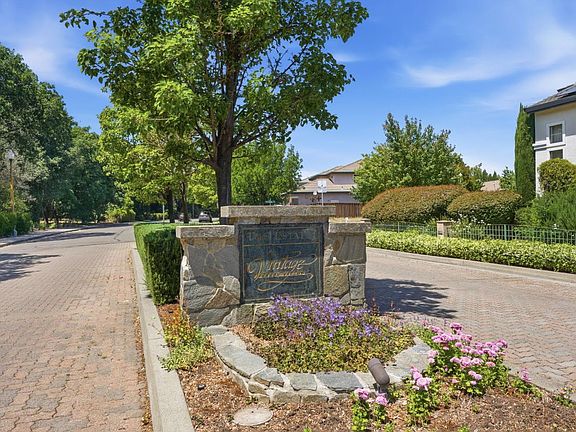 2nd image of 5148 Renaissance Court