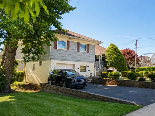 180 Sutton Manor Road, New Rochelle, NY 10801