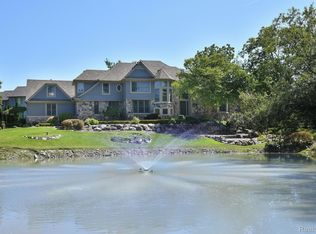 2395 Kingsbury Dr, Troy, MI